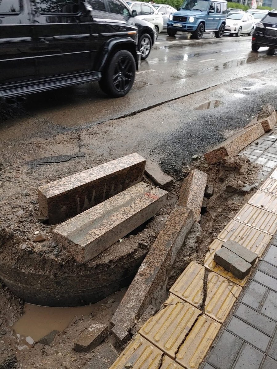 ламд үзүүлсэн чинь бордюр нь замдаа хүндэдсэн байна гэж айлдлаа🫣😂