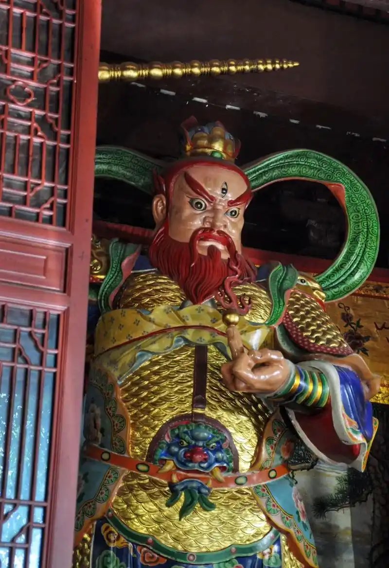 情绪稳定才是最大的福报。慢慢来才是最快的方式。心静则神安，神安则气静，气静则元气生。元气越旺运势越旺，身体也越好。#易学改变人生