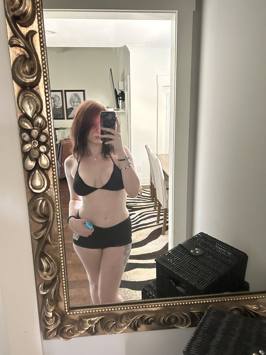 emmamaefighter's tweet image. played mermaids today