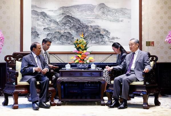 NSA Ajit Doval met Chinese FM Wang Yi in Beijing. Discussions focussed on bilateral, regional &amp; international issues of mutual interest. 

Press Release at : bit.ly/3I9m4a4