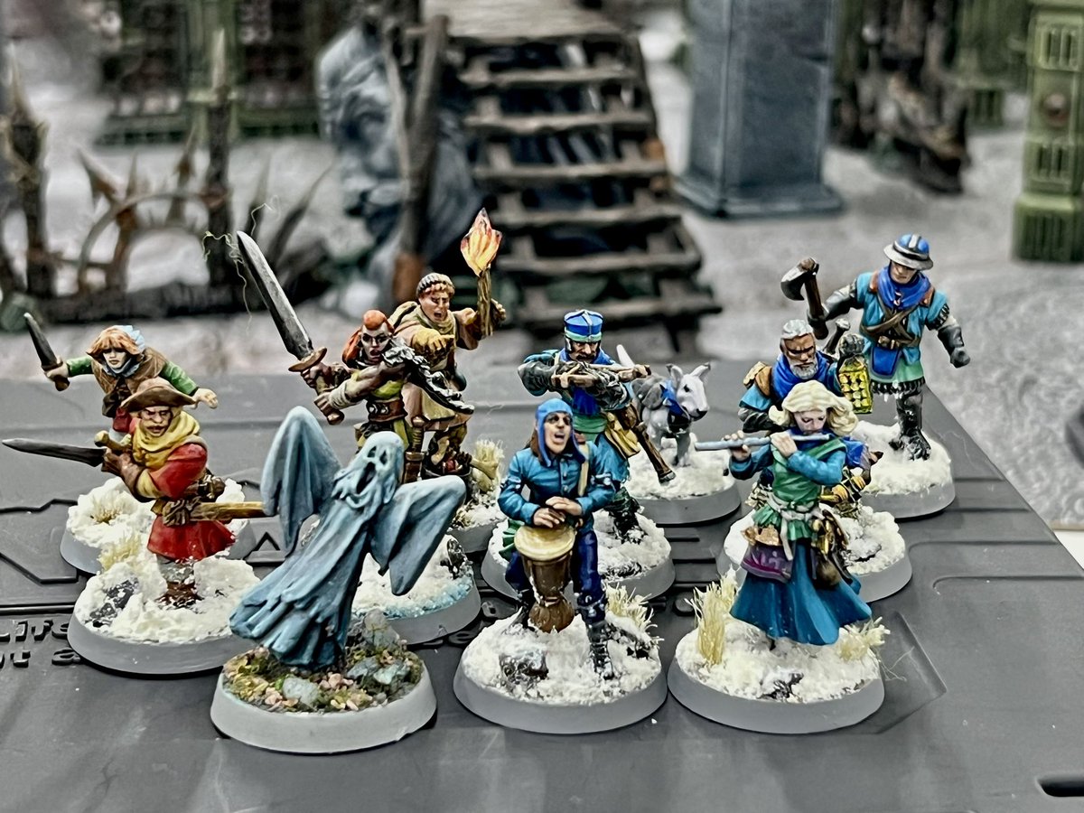 日曜は #厚木卓上遊戯会 にて #フロストグレイブ に参加！主催のちちやまさん、すがちゃんさん、ちっちぇさんと『長虫狩り』。冒険の詳細はちちやまさんの素敵ポストをご覧いただき、僕は自ソナンサーWBのまとめを。
今回は新たなチーム分け運用のお試し。でも戦術通りに行かないのがフロストグレイブw