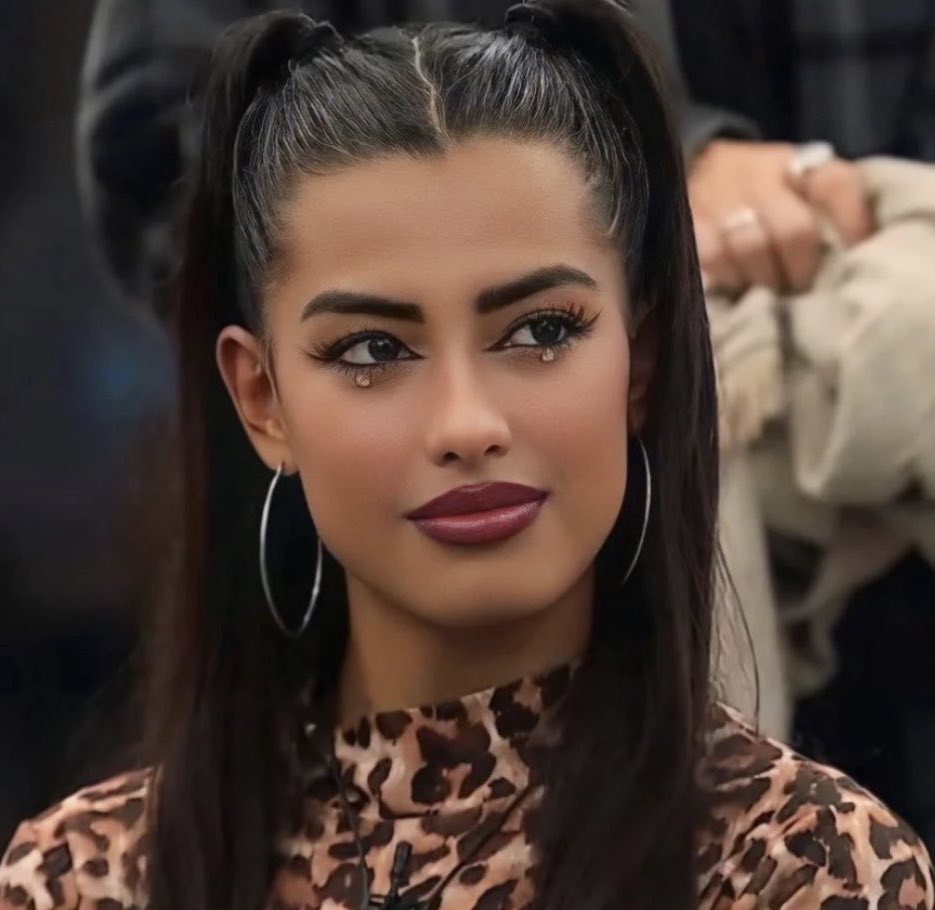 Ella es quien más se lo merece pero no están listos para esa conversación.
LUZ GANADORA
LUZ AL 9009🇦🇷
LUZ AL 7020🇺🇾
 #GranHermano