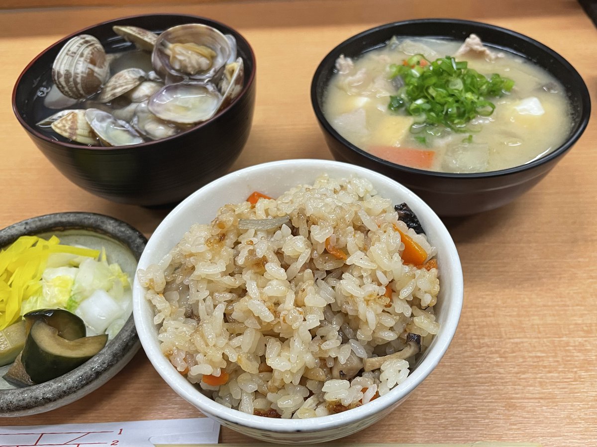 Gigio_jp's tweet photo. \\\\٩( 'ω' )و ////岡山の弁慶で昼食!かやくご飯と豚汁とあさり汁が美味い!!
プロ修斗香川大会 FORCE21
#shooto0622 #FORCE21 #修斗旅
◎ツイキャス https://t.co/W5eJWTUtYI https://t.co/6KHBJgECLX