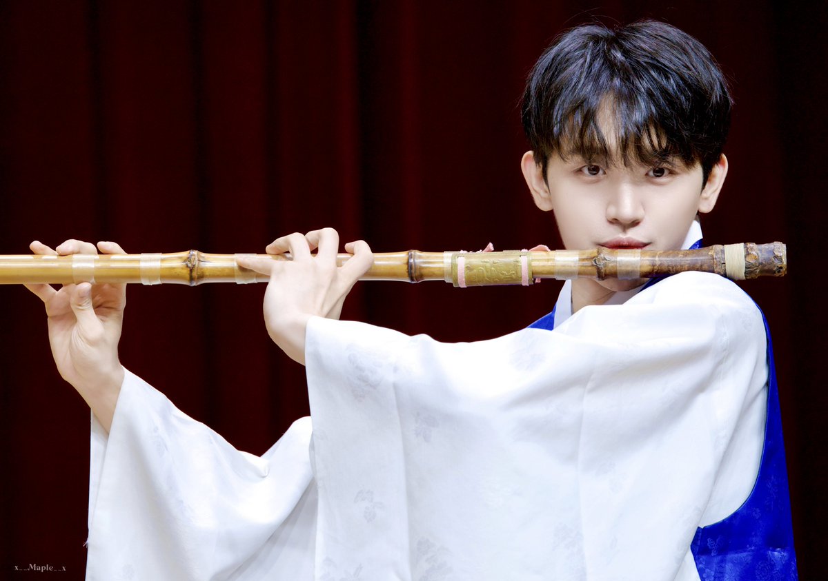 250622 디마뮤 팬싸

🪈

#LUCY #루시 #원상 #조원상