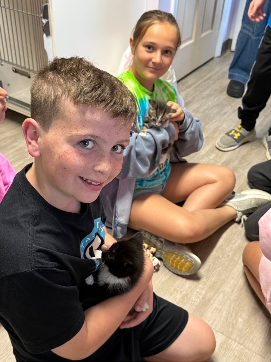 SRS student council stopped by the Marshfield animal shelter to drop off a $500 donation that they raised by having a stuffed animal adoption event. 🧸🙌 The animal control officer gave the students a tour and let them hold the cutest kittens! 😻 #WeRMarshfield