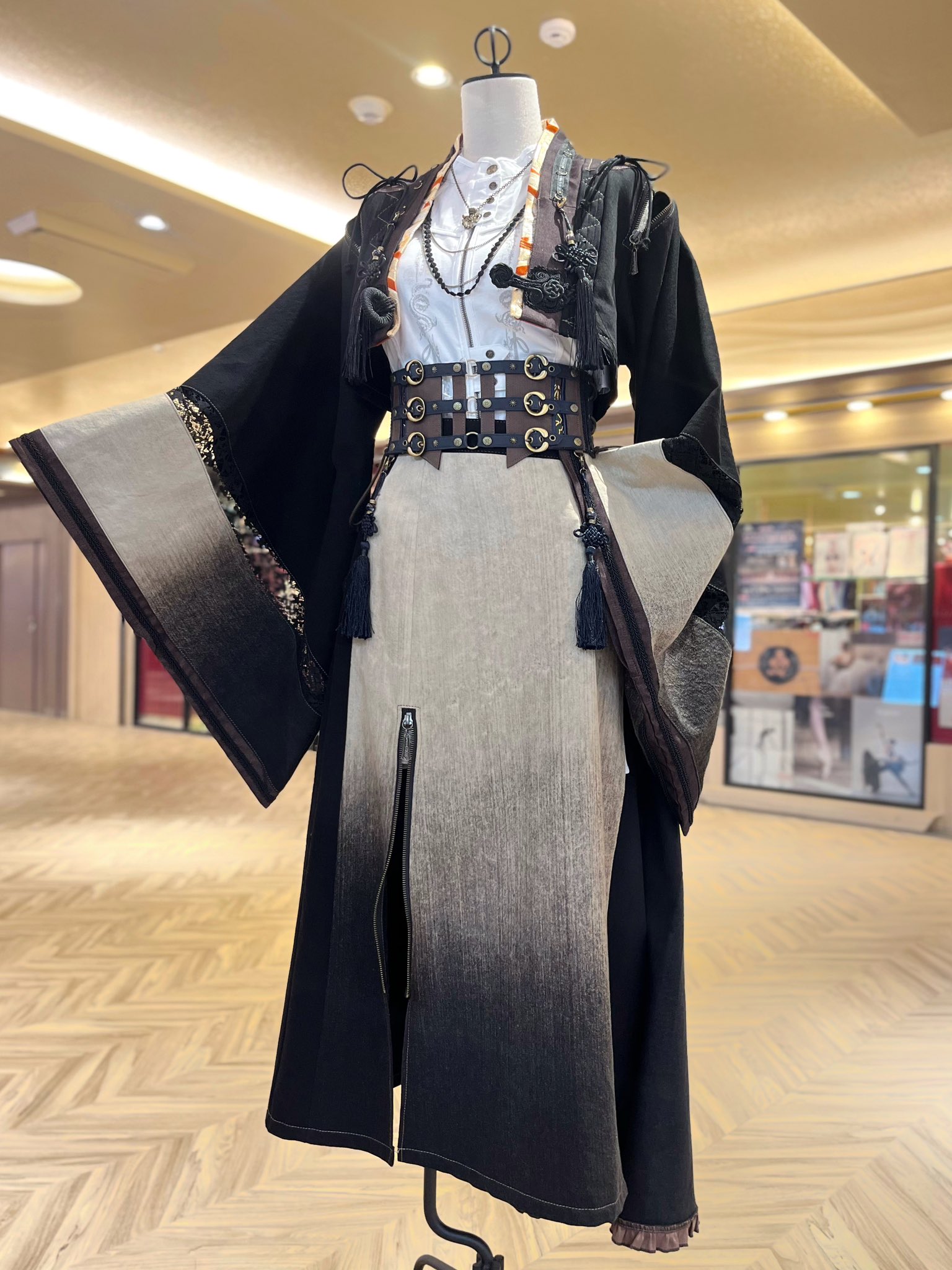 シャカシャカボレロスカートセットアップ – BLASEOUT