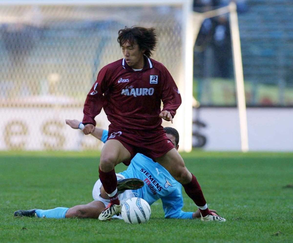 Fútbol de Samurais 🇯🇵🤝🇦🇷 (@futbolsamurais) on Twitter photo Cumpleaños de Messi? Riquelme? Fangio? Gol de Caniggia a Brasil? Dulce de leche?
🔟🇯🇵 No, muchachos. Hoy esta cuenta festeja los 46 años de una leyenda del fútbol japonés: Shunsuke Nakamura.
¿En qué puesto lo ponés entre los mejores nipones? 👇 Cumpleaños de Messi? Riquelme? Fangio? Gol de Caniggia a Brasil? Dulce de leche?
🔟🇯🇵 No, muchachos. Hoy esta cuenta festeja los 46 años de una leyenda del fútbol japonés: Shunsuke Nakamura.
¿En qué puesto lo ponés entre los mejores nipones? 👇