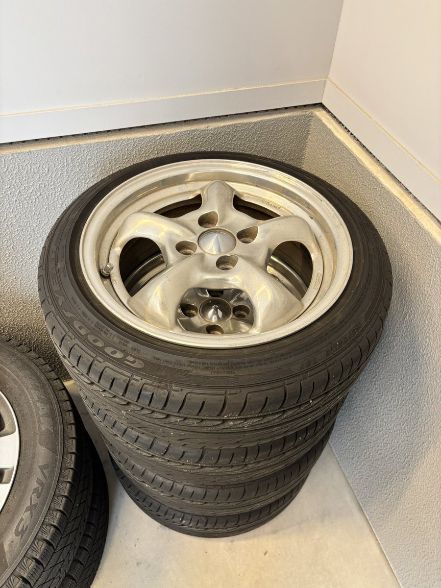 グッカーズヘミ
15インチ6.5j+45
165/55r15付き
2022年
6.0mm
4本10万円
新潟市引き取り限定