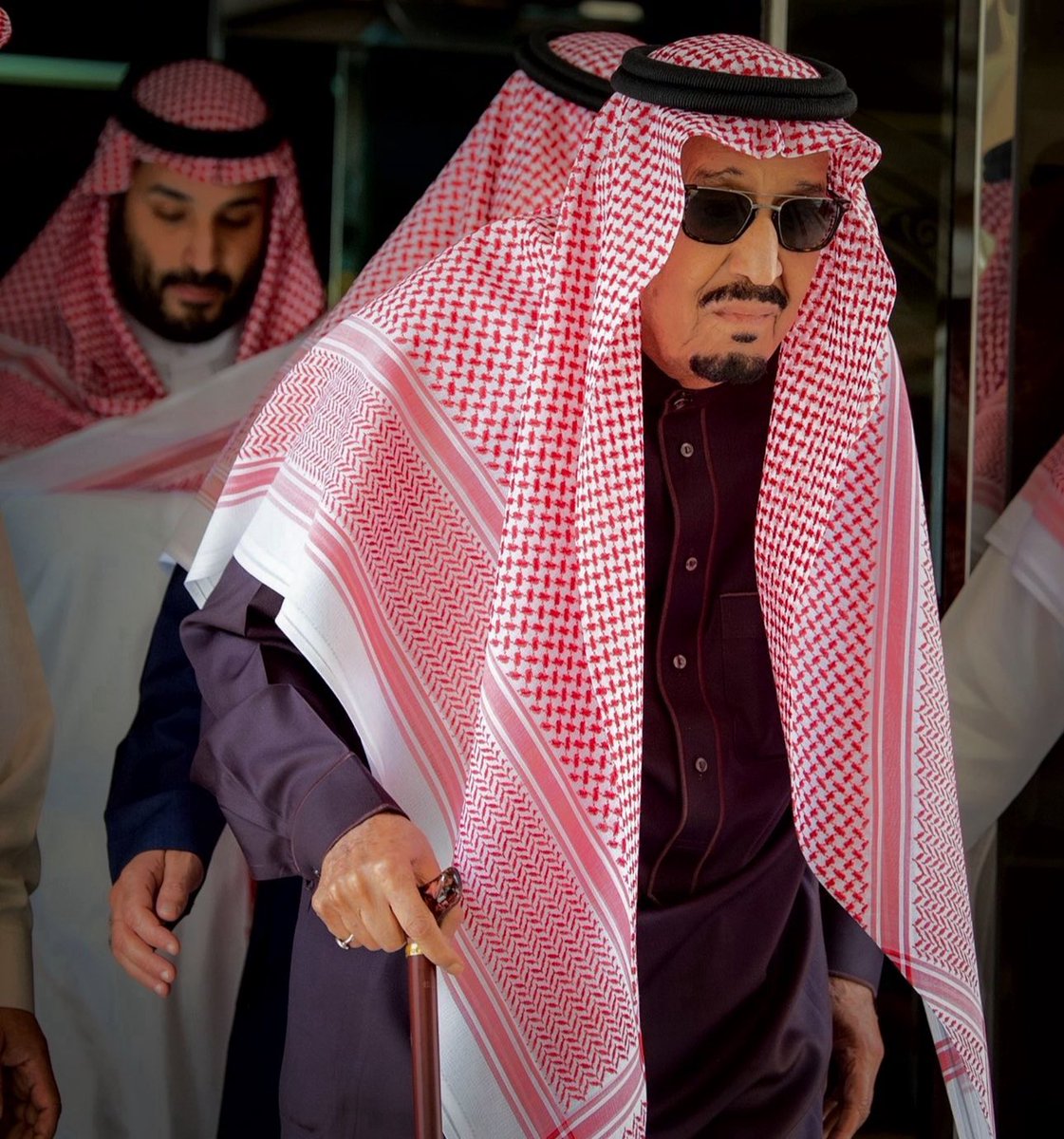 اللهم يا حي يا قيوم متّع #الملك_سلمان بالصحة والعافية، وازده بتمكينك، وبارك له في عهده ومسعاه،
اللهم أيّده بنصرك، وبارك في خُطاه، واجعل الخير على يديه لا ينقطع

#صباح_الخير