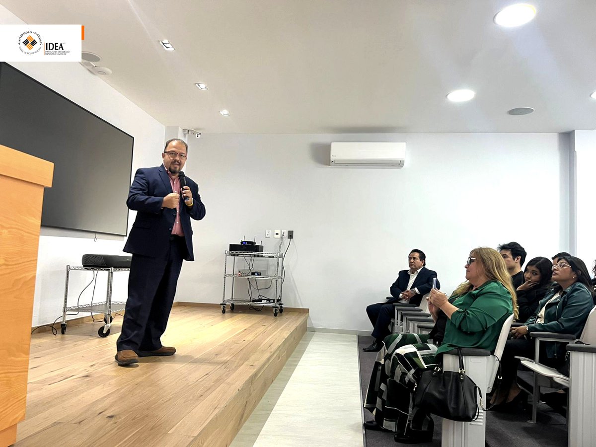 🎓El pasado lunes celebramos la graduación del Programa Escuela de Líderes, en colaboración con la Fundación Bringas Haghenbeck IAP.

Aquí fotos del momento 📸. Les deseamos a las y los graduados todo el éxito en esta nueva etapa.

+valorEs para tomar el futuro en sus manos.💼💛