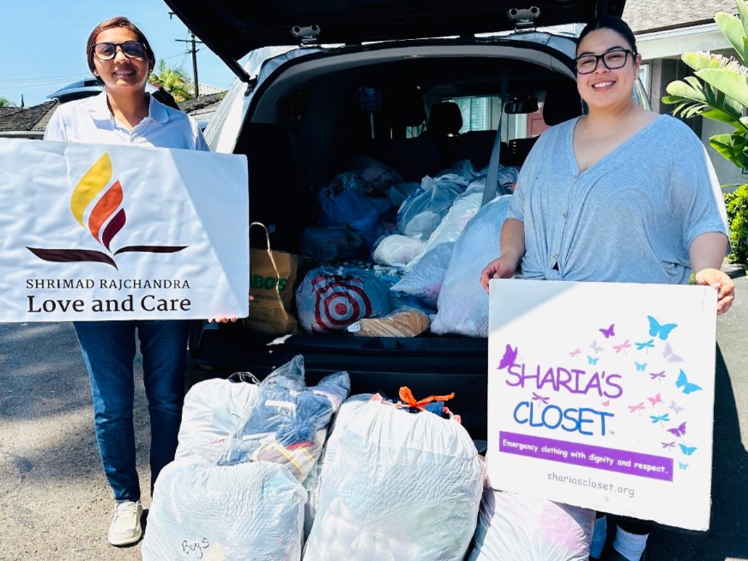 Shrimad Rajchandra Love and Care USA (@srlcusa) on Twitter photo This summer, SRLC San Diego stepped up to serve. π
850+ clothes, 129 water bottles & more donated to Ahaana Foundation + <a href="/shariascloset/">shariascloset</a> to support refugee women & local families in crisis.
Every act of care counts. π
#SRLCUSA #GivingBack #CommunitySupport #LoveInAction This summer, SRLC San Diego stepped up to serve. π
850+ clothes, 129 water bottles & more donated to Ahaana Foundation + <a href="/shariascloset/">shariascloset</a> to support refugee women & local families in crisis.
Every act of care counts. π
#SRLCUSA #GivingBack #CommunitySupport #LoveInAction