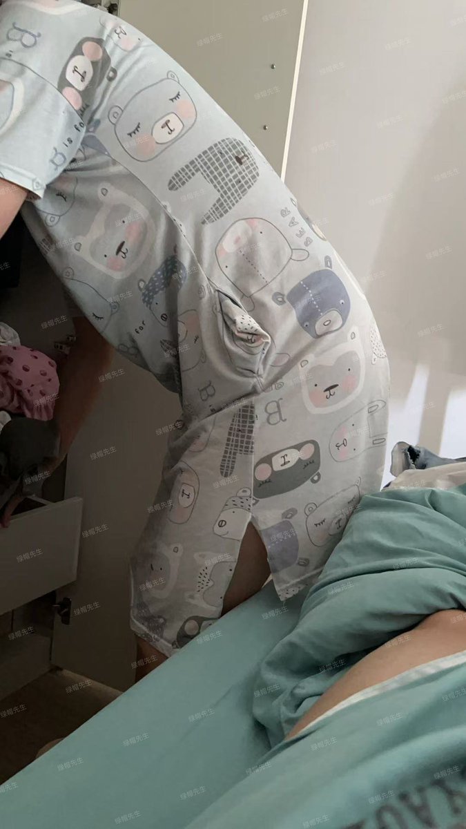 不要被我老婆精致穿搭给骗了……其实这才是真实的她😁 https://t.co/oAfKl2oVH7