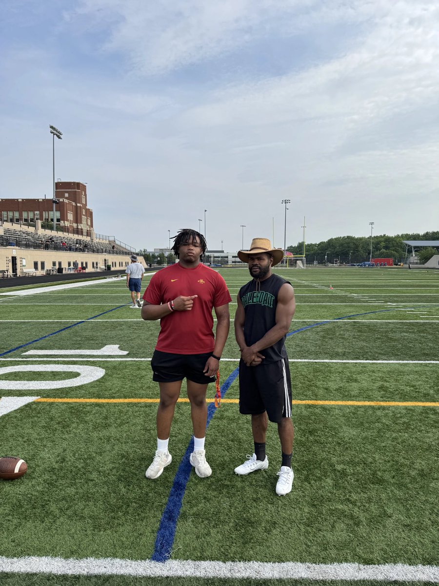 Daniel Howard 2026 DL (@danielhoward91) on Twitter photo We all appreciate <a href="/SmoothieKing/">Smoothie King</a> for supplying us with their great smoothies after a long great practice!! <a href="/joshua_hampton_/">J.A.H</a> <a href="/LaneTechFB/">Lane Tech HS Football</a> <a href="/_Conz__/">Coach Conley</a> We all appreciate <a href="/SmoothieKing/">Smoothie King</a> for supplying us with their great smoothies after a long great practice!! <a href="/joshua_hampton_/">J.A.H</a> <a href="/LaneTechFB/">Lane Tech HS Football</a> <a href="/_Conz__/">Coach Conley</a>