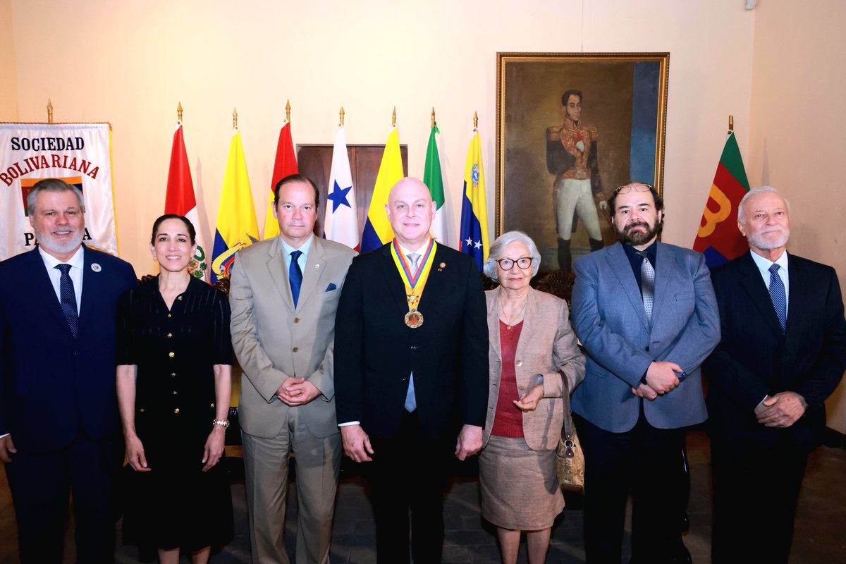 Carlos Guevara Mann (@guevaramann) on Twitter photo Con apoyo de <a href="/CancilleriaPma/">Cancillería de Panamá</a>, en virtud de la Ley No.63 de 1941, <a href="/socbolivarianap/">Sociedad Bolivariana de Panamá</a> conmemoró el aniversario N°199 de la instalación del Congreso Anfictiónico de Panamá con un acto protocolar en la Plaza Simón Bolivar y sesión solemne en el Salón Bolívar.
<a href="/radioanconpa/">Radio Ancón</a>
<a href="/destinopty/">destinopanama</a> Con apoyo de <a href="/CancilleriaPma/">Cancillería de Panamá</a>, en virtud de la Ley No.63 de 1941, <a href="/socbolivarianap/">Sociedad Bolivariana de Panamá</a> conmemoró el aniversario N°199 de la instalación del Congreso Anfictiónico de Panamá con un acto protocolar en la Plaza Simón Bolivar y sesión solemne en el Salón Bolívar.
<a href="/radioanconpa/">Radio Ancón</a>
<a href="/destinopty/">destinopanama</a>