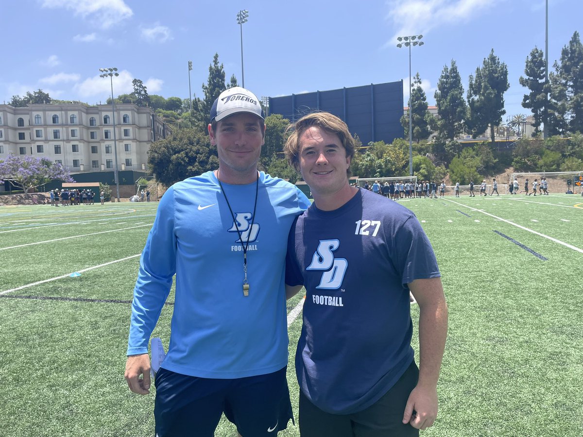 Dustin_Reed81's tweet photo. Thank you @USDFootball for the football camp I had a great time competing and getting better and thank you @CoachRocket73 for the invite and thank you @coachsweetlou for the feedback https://t.co/4YQmrXqdTZ