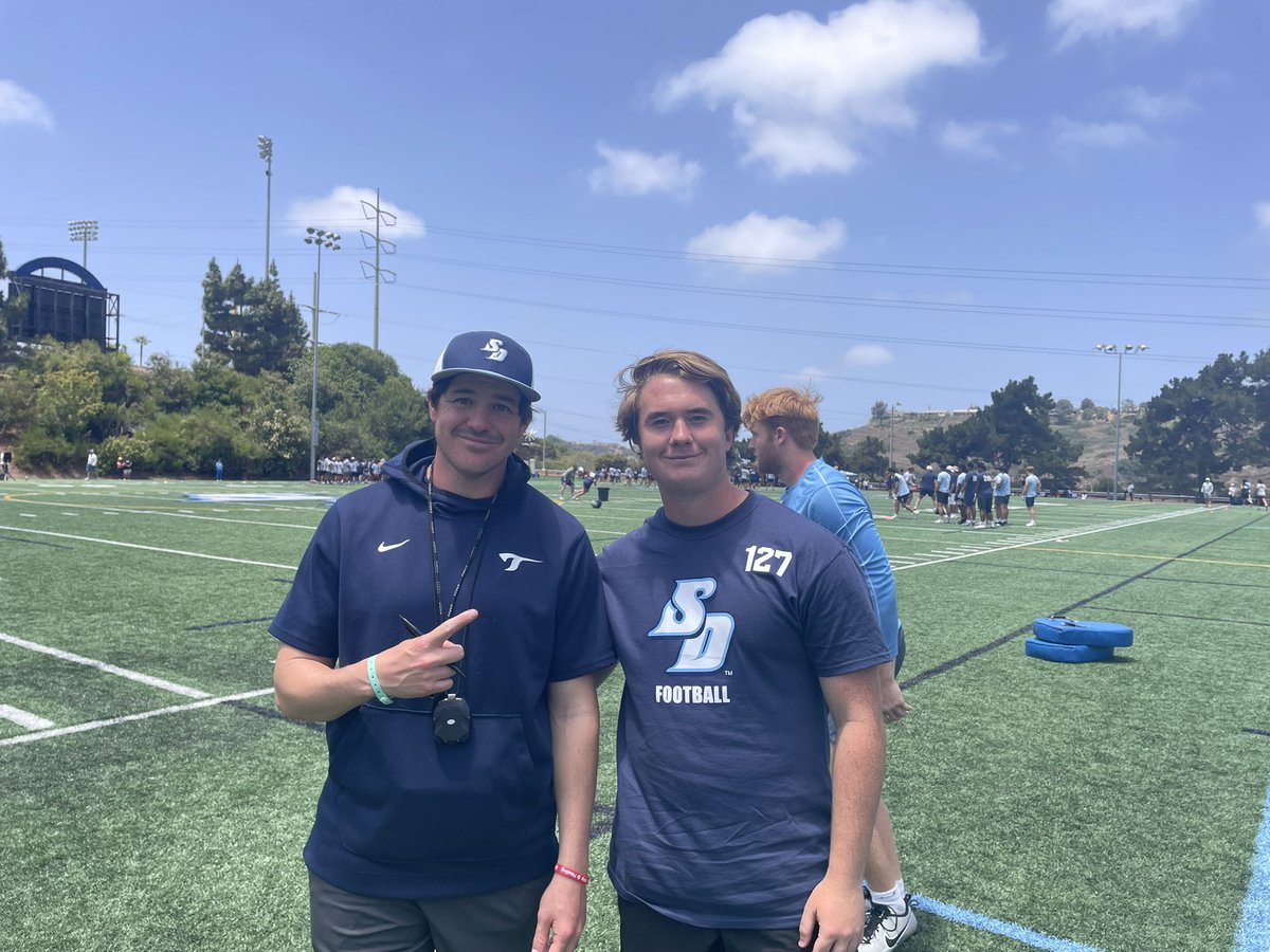 Dustin_Reed81's tweet photo. Thank you @USDFootball for the football camp I had a great time competing and getting better and thank you @CoachRocket73 for the invite and thank you @coachsweetlou for the feedback https://t.co/4YQmrXqdTZ