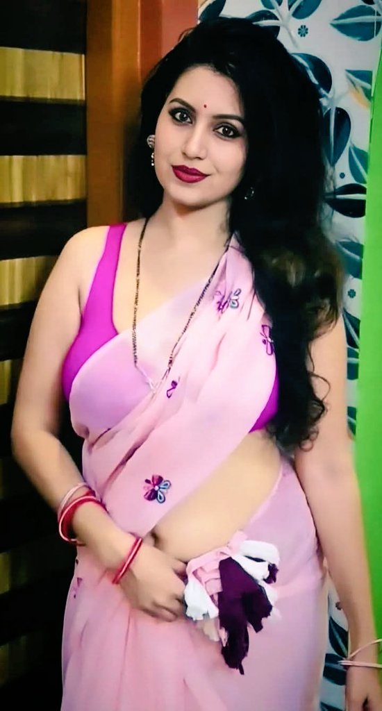 मेरी भाभी कैसी लग रही है अप्पलोगो...💋❤️‍🔥🥵🔥