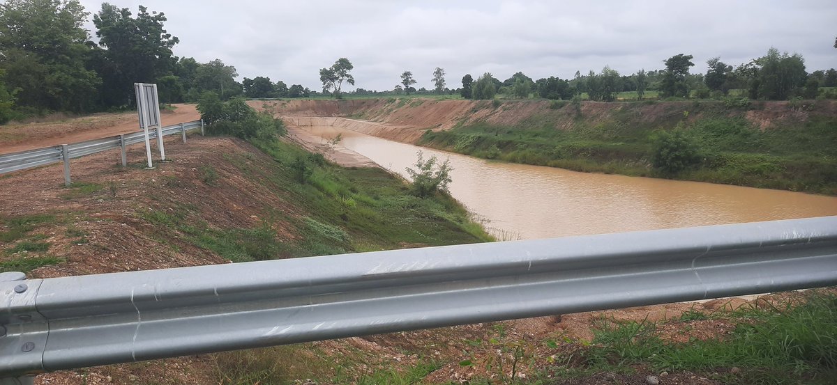 แอบซุ่มในมุมมืด tweet media