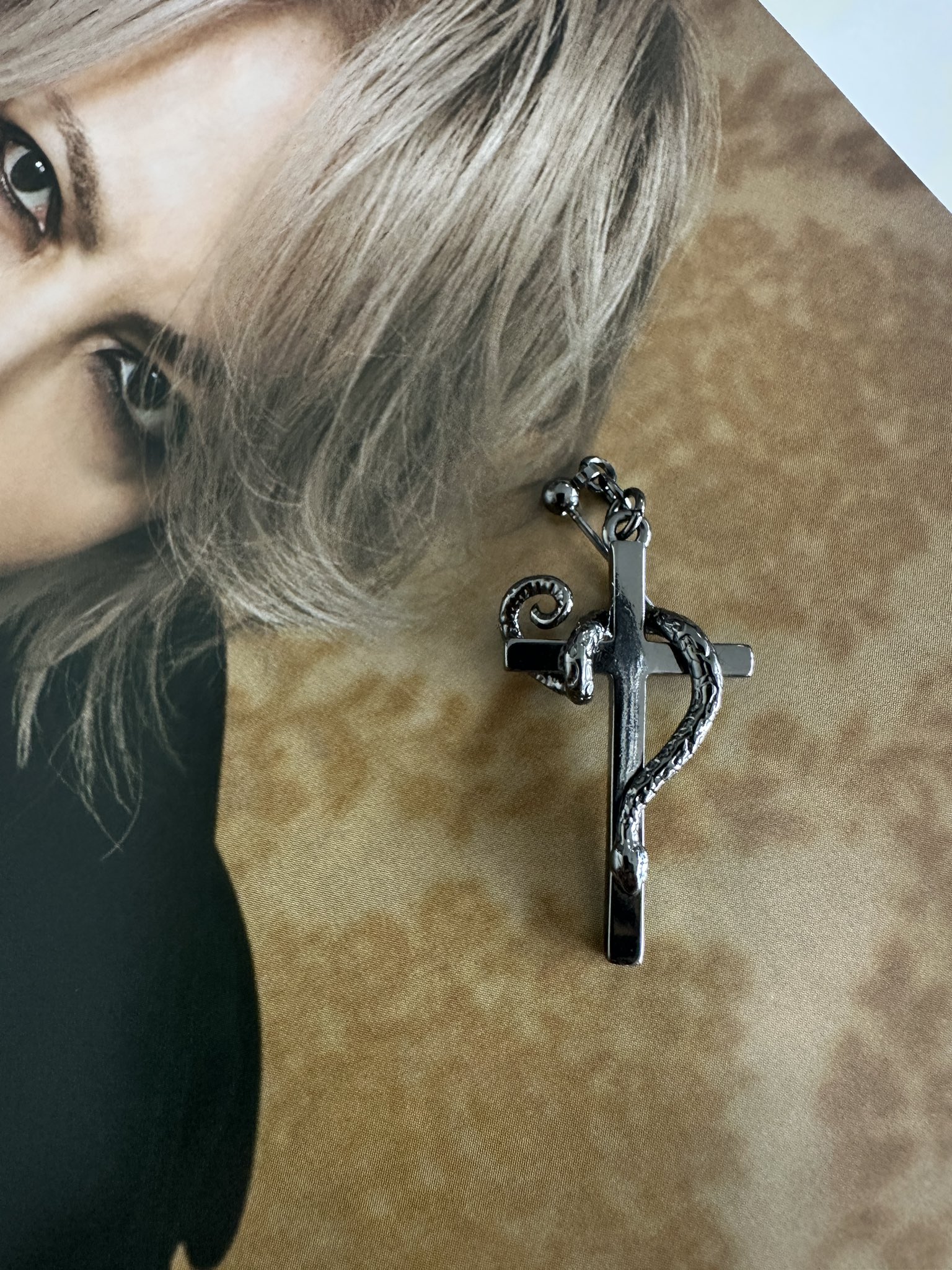 LILITH CROSS PIERCE【BLACK】 | HYDE