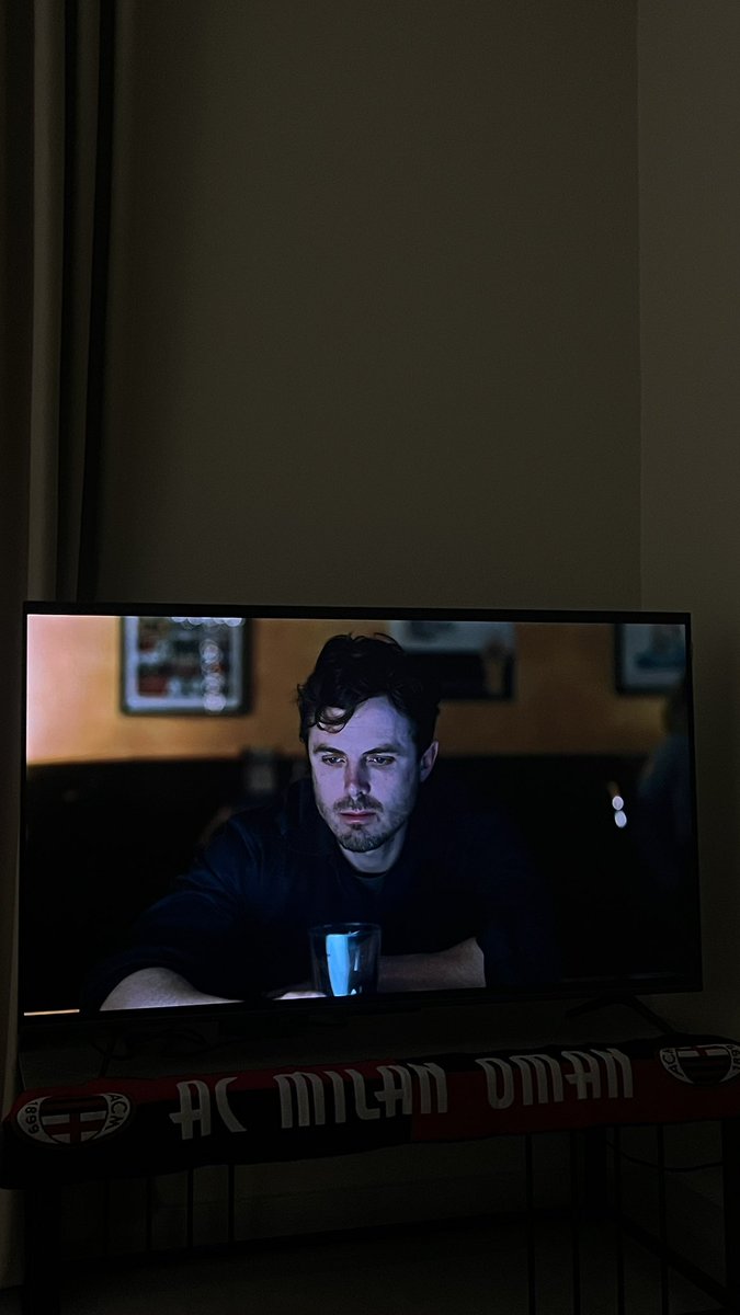 7_awo0's tweet photo. Manchester by the Sea
فيلم هادي، بس يوجّع من داخل..
حزن ساكت، بس يعصر قلبك شوي شوي.
التصوير تحفة، وكل لقطة تتكلم بنفسها
لكل اللي يحبوا الدراما الهادية، لا يفوّت👌

التقييم: 8/10
مؤلم وصادق، بس إيقاعه بطيء ويحتاج مزاج هادي.

#ManchesterByTheSea #أفلام #دراما #سينما #مراجعة_فيلم https://t.co/aBcl7GnwpQ