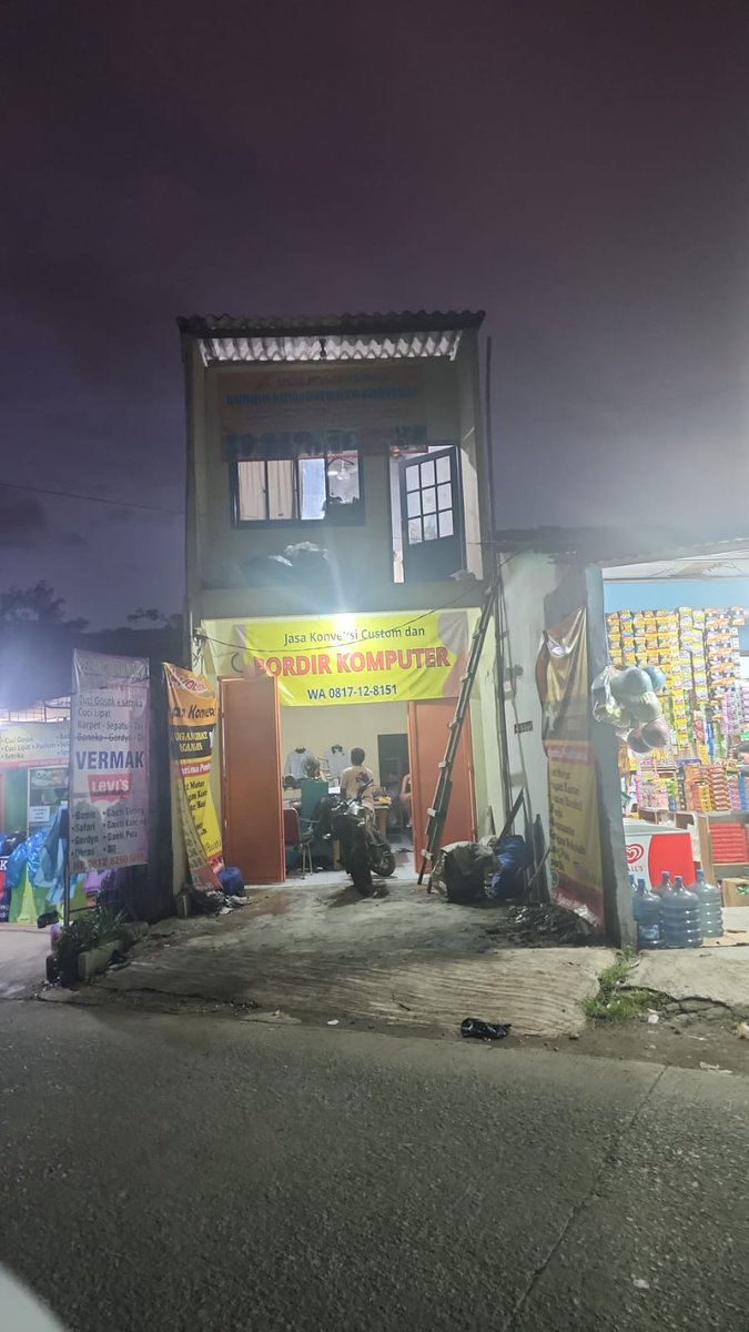 ozoragarment's tweet photo. @MrOngDedy Jasa Konveksi Pembuatan Jaket, Rompi, Seragam, Kaos, dll, Jasa Bordir Komputer bisa Satuan 0857 8022 1234 https://t.co/NTqguklgAa
