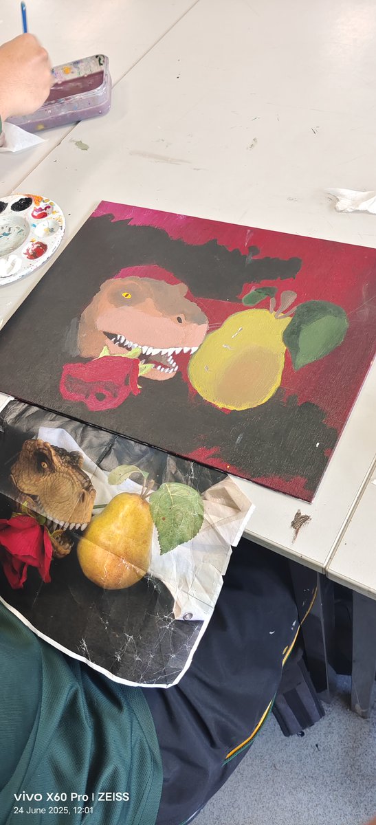 HighIngleburn's tweet image. Year 9 Visual Arts students are currently completing their Still Life paintings, which are expected to be finished within the week. Each arrangement features personal objects that reflect the individual values of the students, helping to tell a unique and meaningful story through…