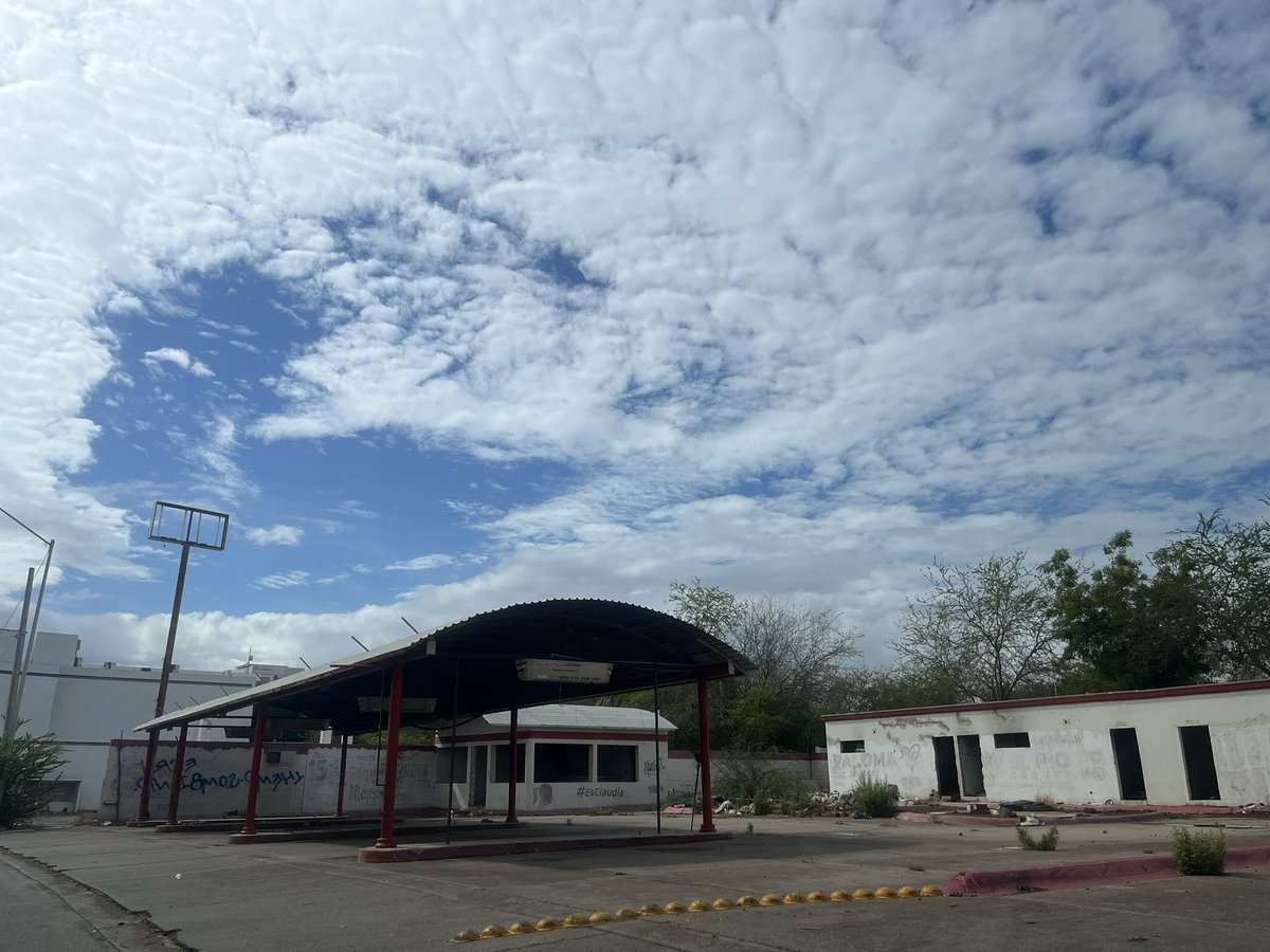 Aquiestuvocln's tweet photo. Aquí estuvo un lavado de carros. #culiacan #stase #sinaloa #comercio #mexico https://t.co/8mQngTdozc
