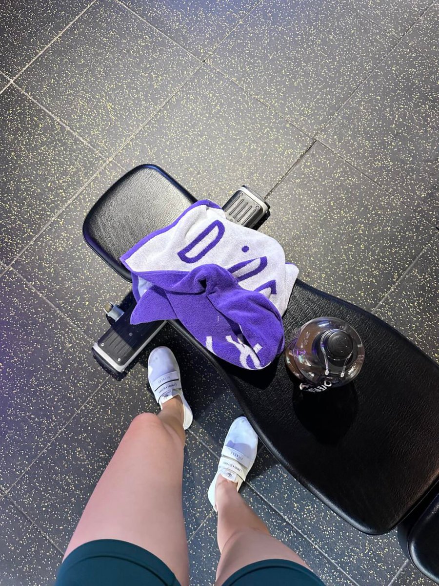 hikatta_ryu's tweet photo. For health, let's exercise with Ella.😍❤️💝🇺🇸🇺🇸🇺🇸🇺🇸🇺🇸 https://t.co/UkIt9QHX2Z