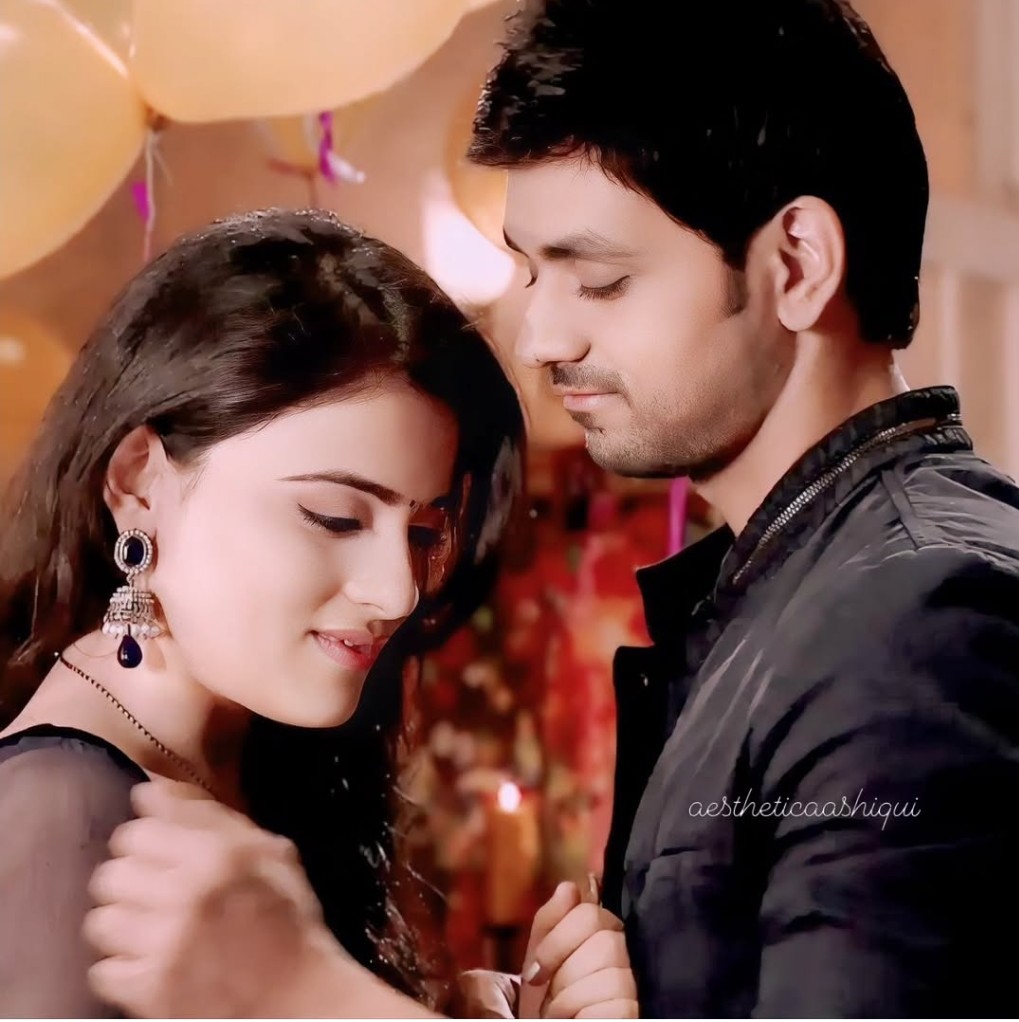 DewangiKI's tweet photo. Happy 11 years for this most gorgeous pair Ranveer and Ishani #IshVeer 💖 #ShaktiArora #RadhikaMadan #MeriAashiquiTumSeHi @BTL_Balaji https://t.co/5PjnIzuTLx