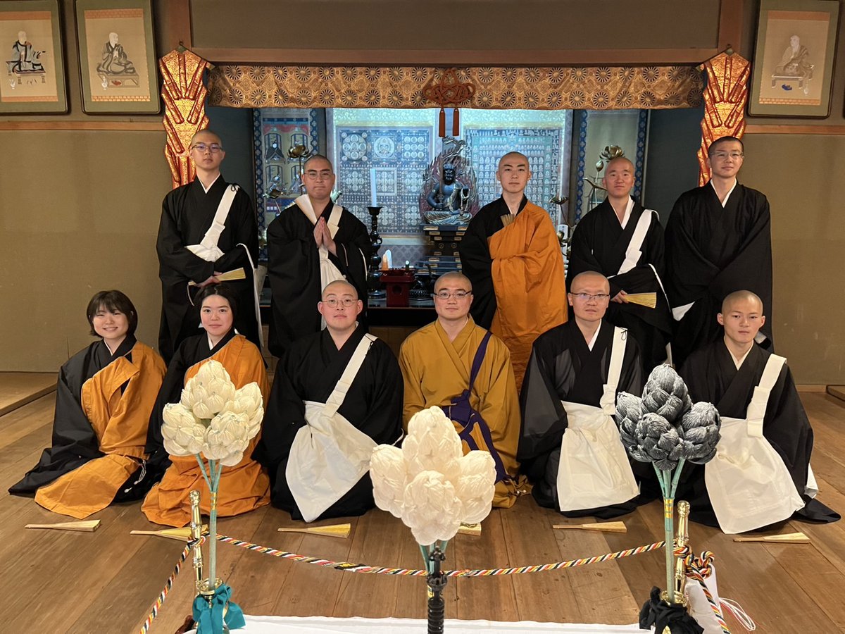 高野山大学行道部でございます。
６月22日、高野山大学大菩提院の本堂にて中曲理趣三昧を行いました。

来月の法会、詳細が決まりましたら、お知らせいたします！
〇興味ある方は、お越しくださいませ

＃高野山　＃高野山大学　＃高野山大学行道部＃高野山好きな人と繋がりたい　＃大学生の日常