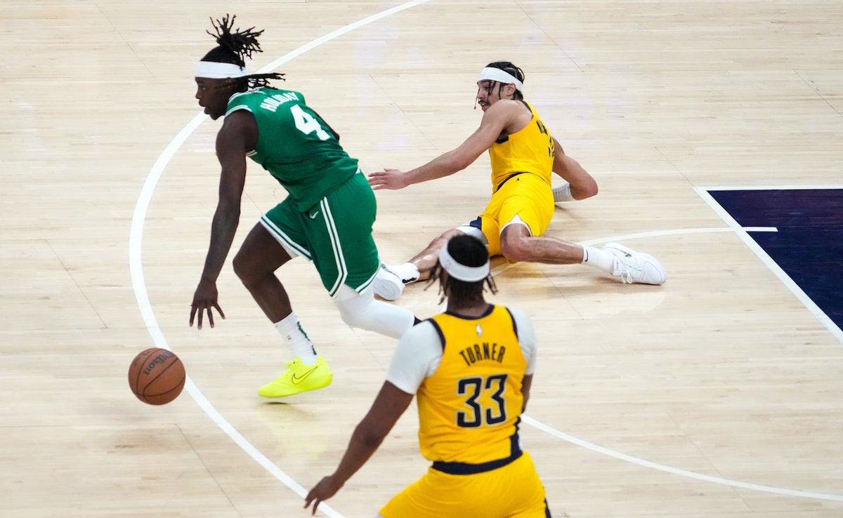 Bostoneano18's tweet photo. Nose si algún día me voy a olvidar de esta jugada, la contribución al banner 18 de Holiday fue inmensa, pedazo de veterano qué nos cayó del cielo... Te voy a extrañar Jrue y te deseo todo el éxito (salvo en contra de Boston)
Gracias Jrue 🥺💔☘️ https://t.co/JEheo6Gfl7