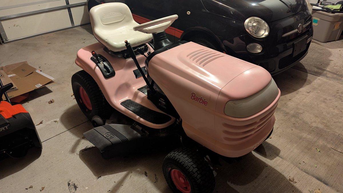 DuplicatedGeese's tweet photo. Sis helped me paint my Lawnmower over the weekend. #Iamkenough https://t.co/MoT0RDsbuV