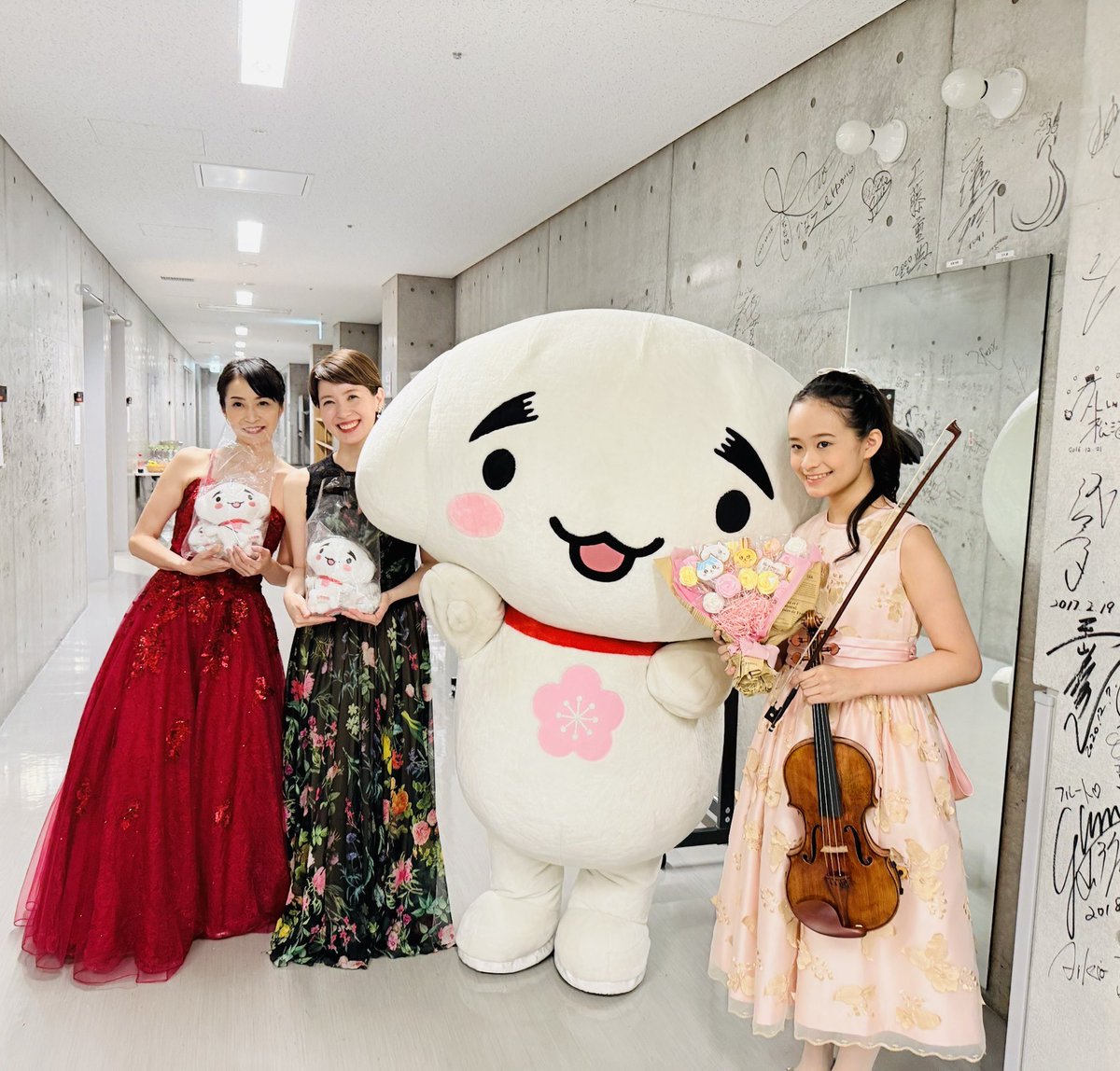 6/21 HIMARIちゃん＆吉田恭子さんDUOコンサート@白河コミネス🎻🎻
HIMARIちゃんのお誕生日が近かったので、サプライズで会場で御祝🎉14歳！これからも活躍が楽しみです💛
また来年もご一緒出来ますように！
1年半ぶりの白河コミネスの皆さまにもあたたかく迎えていただき感謝🩷
また伺いたいです！