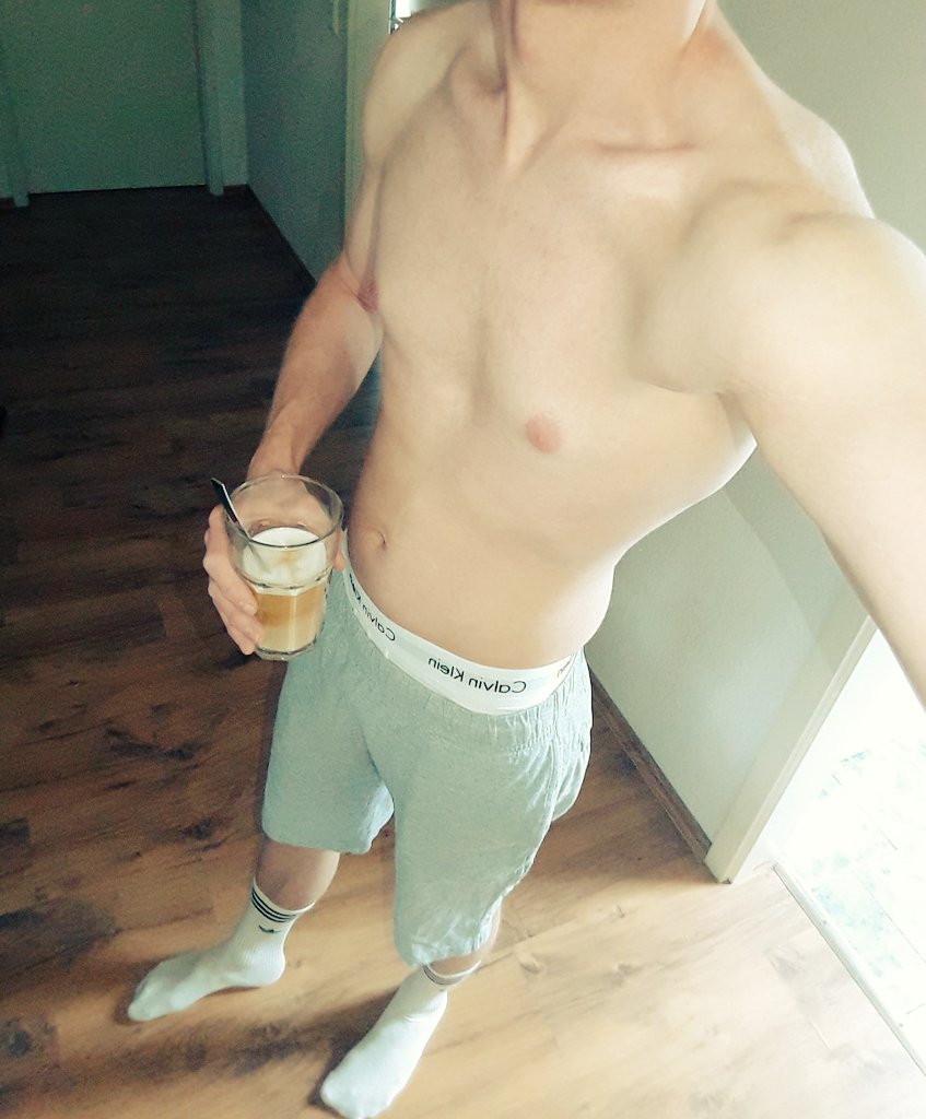 Tollen Tag euch ☀️😎
Ich lass mir jetzt er mal den Kaffee schmecken 😋