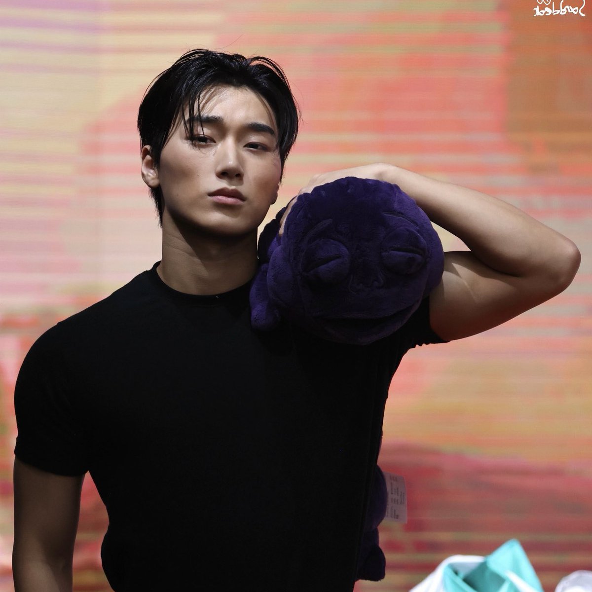 Sana (@sanhereforme) on Twitter photo 