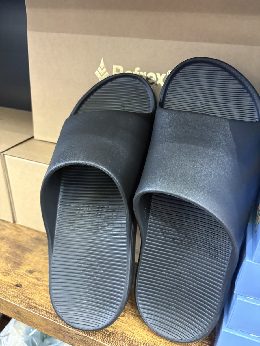 Teeolive_MA's tweet image. IFMC リカバリーサンダル入荷しました！

サンプルも置いてるので
ご来店お待ちしてます。

＃ティーオリーヴ神戸 
＃ティーオリーヴ
#IFMC
＃リカバリー