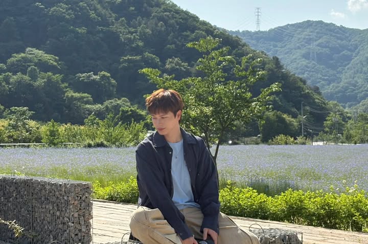 BTOBCEREUS's tweet photo. 250624 성재 인스타그램
Weightless🫶
#비투비 #육성재
#allaboutblue
https://t.co/a8Suja49MS https://t.co/fwQOMesPBm