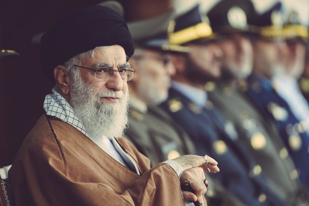 AlishaFatima641's tweet photo. We walk the path of Aba Abdillah Al-Hussain(a)— the path of sacrifice, truth and resistance.❤️
We will never bow to the oppressor.
Life is not important Islam is important.☝️
#iranisraelwar #ceasefire #Qatar #Irán #USBase https://t.co/o8dcSFlCfO