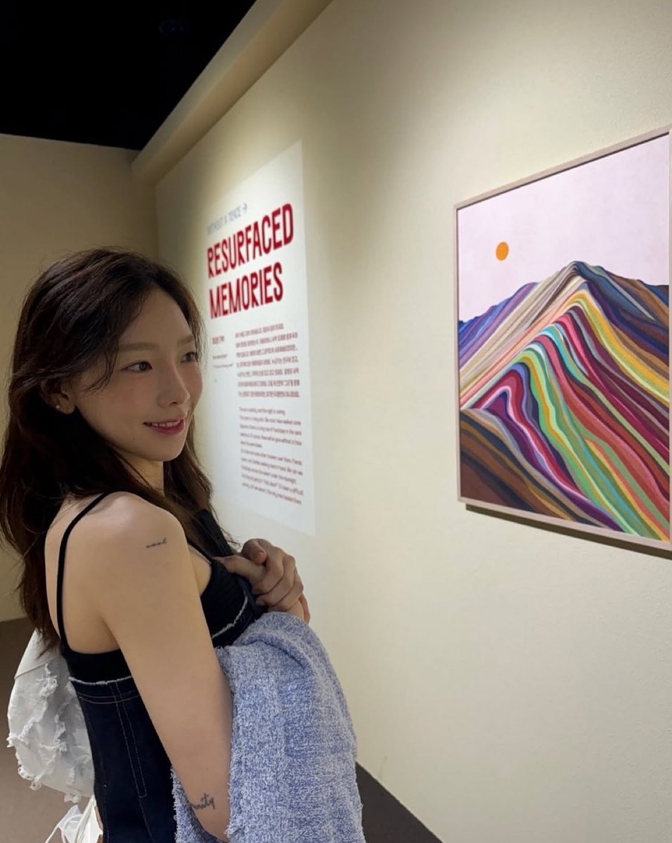 hr_taetae's tweet photo. พล็อตเจอรักแรกที่ art gallery , Exhibition
เร้วๆๆๆ https://t.co/YiGLR2YYVH