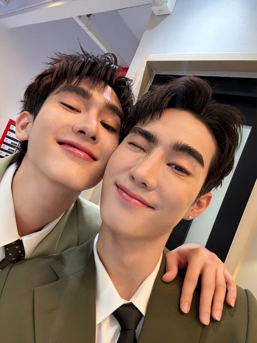 YouCoolCool's tweet image. ยกให้ 2 รูปนี้เป้นรูปที่ชอบมากทื่สุดตอนนี้ 😉😚
