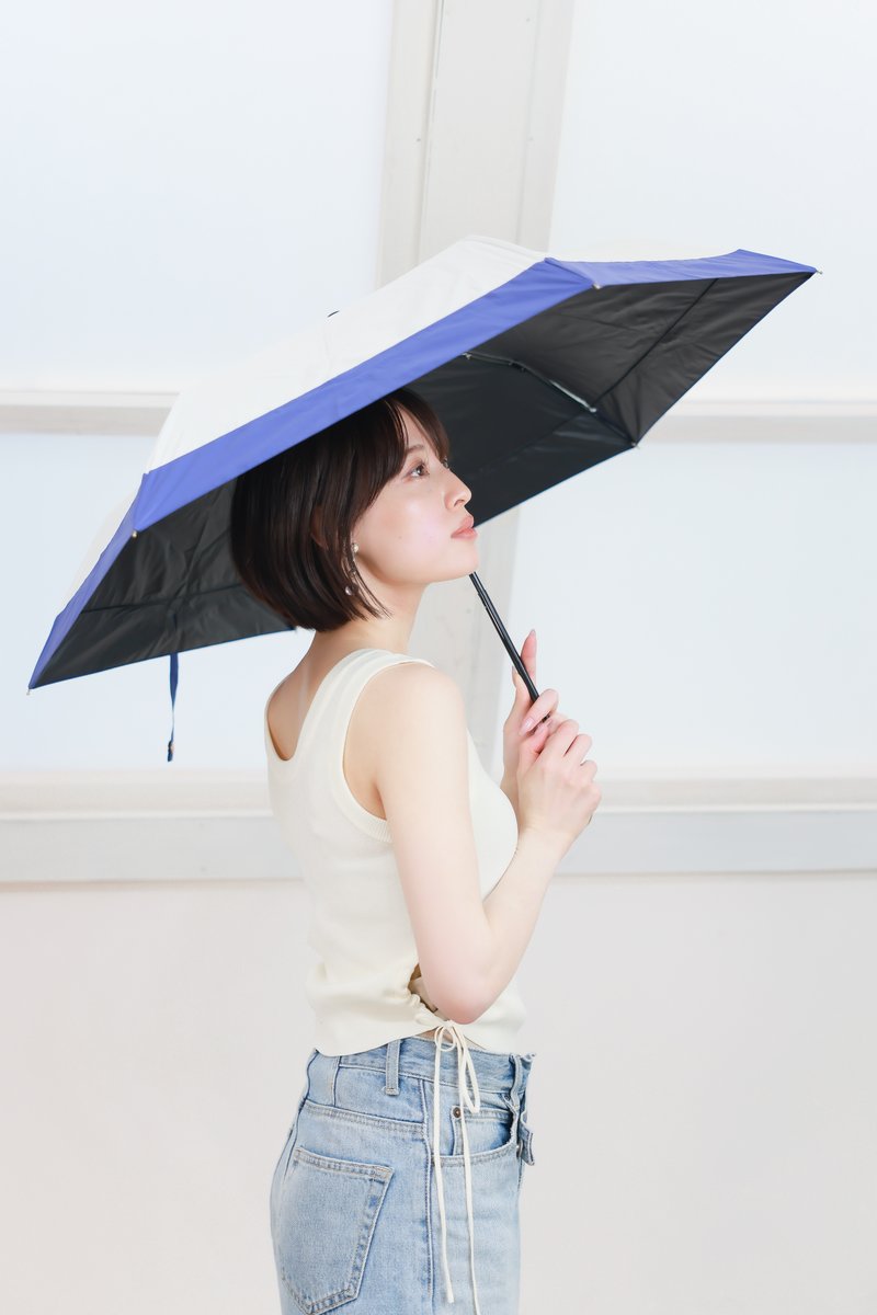 雨でも晴れでも、心に余裕がない日でも。

この傘を差すと、すこしだけ呼吸が深くなる。

日傘って、思った以上に“心の道具”。

詳細はこちら▽
Amazon x.gd/RXOcx
楽天市場 x.gd/fxmxl