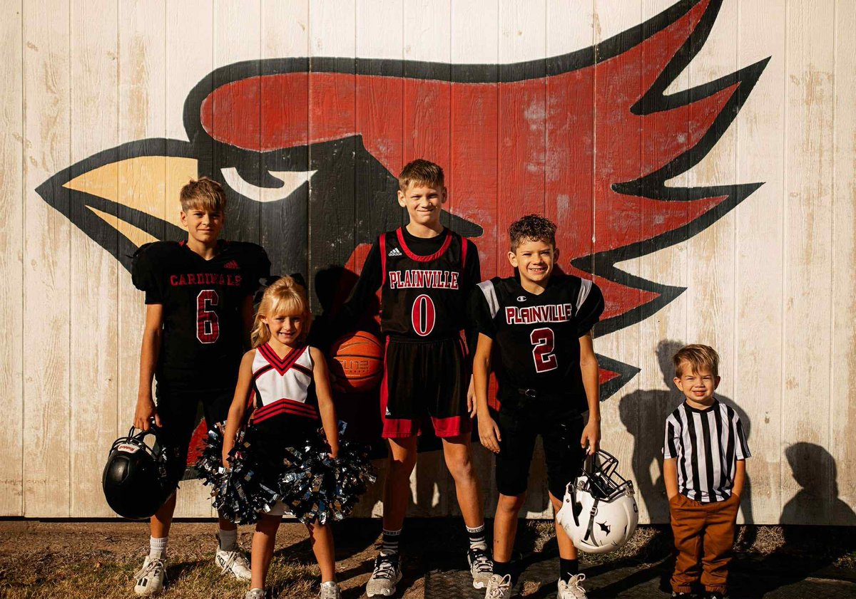 goody_scott's tweet image. Come to a @KSHSAA Officials Camp in a uniform and get hooked up with a @fox40whistle! Mom said he is too young to play so he gets to be the ref…well now he’s “official”
📸: Naomi Wyatt - Plainville, KS