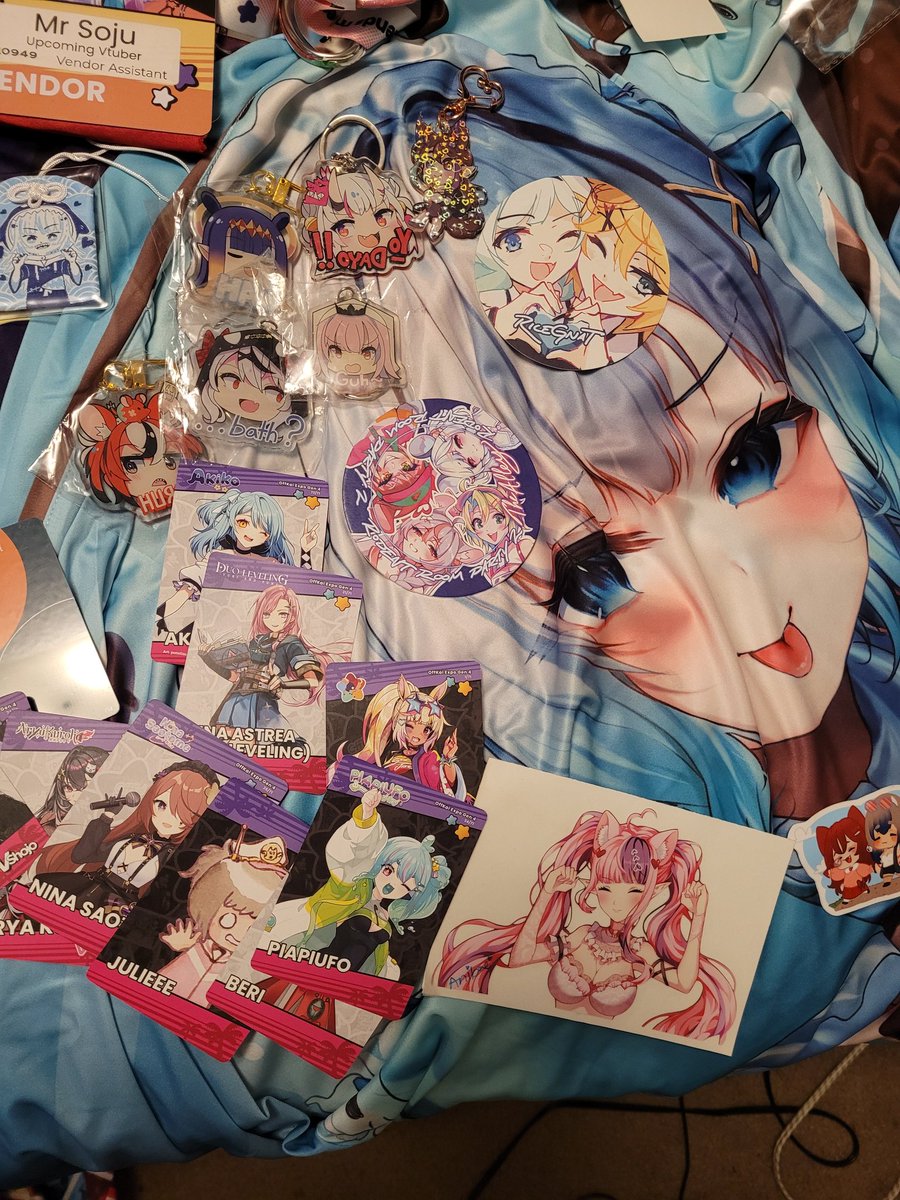 Mister_Soju's tweet photo. Thank you all who visited the booth that i was helping  in AA. It means a lot that you all were so friendly. This was my first OffKai, and I hope to be at the next one.
Add me if you like, and stay tuned for previews of Mr Soju.
#OffKaiGen4 #OffKaiExpoGen4 #ConDepression #Vtuber https://t.co/Dy14Q9LSn1