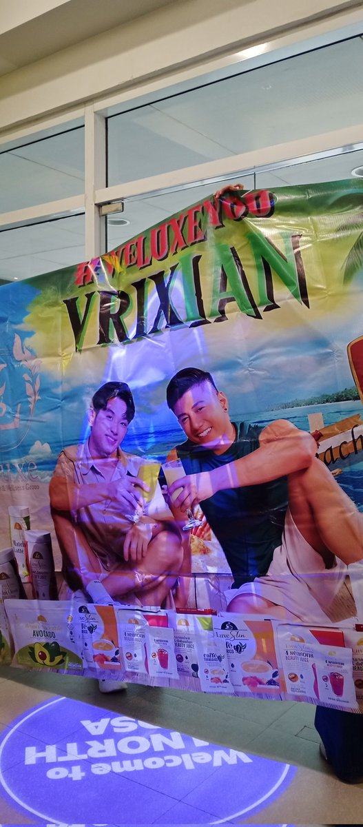 DVrixian40439's tweet photo. We love you 

#VrixTian1stAnniversary https://t.co/HmN0jzKUUb