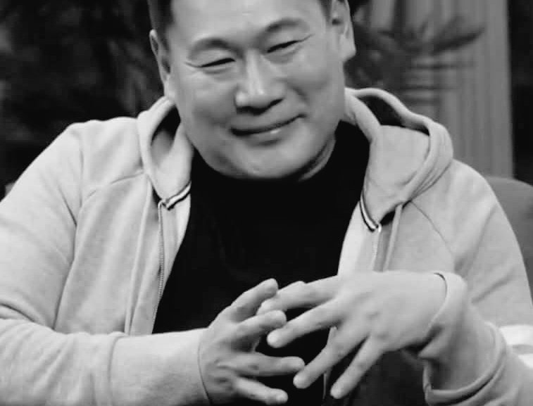 оюнэрдэнэ болон түүний хүү, ариун цагаан хөдөлмөрөөрөө олсон багахан мөнгөө, хэдхэн зүйлд, хэдхэн удаа зарцуулсан болохыг нь нотлосон, тэд гэмгүй, бүр хилсээр хэлмэгдсэн тухай, уран сайхны, утга уянгын, кино нэвтрүүлэг үзэгчдийн хүртээл болно... тэр үед төлбөртүүд нь амь орно...