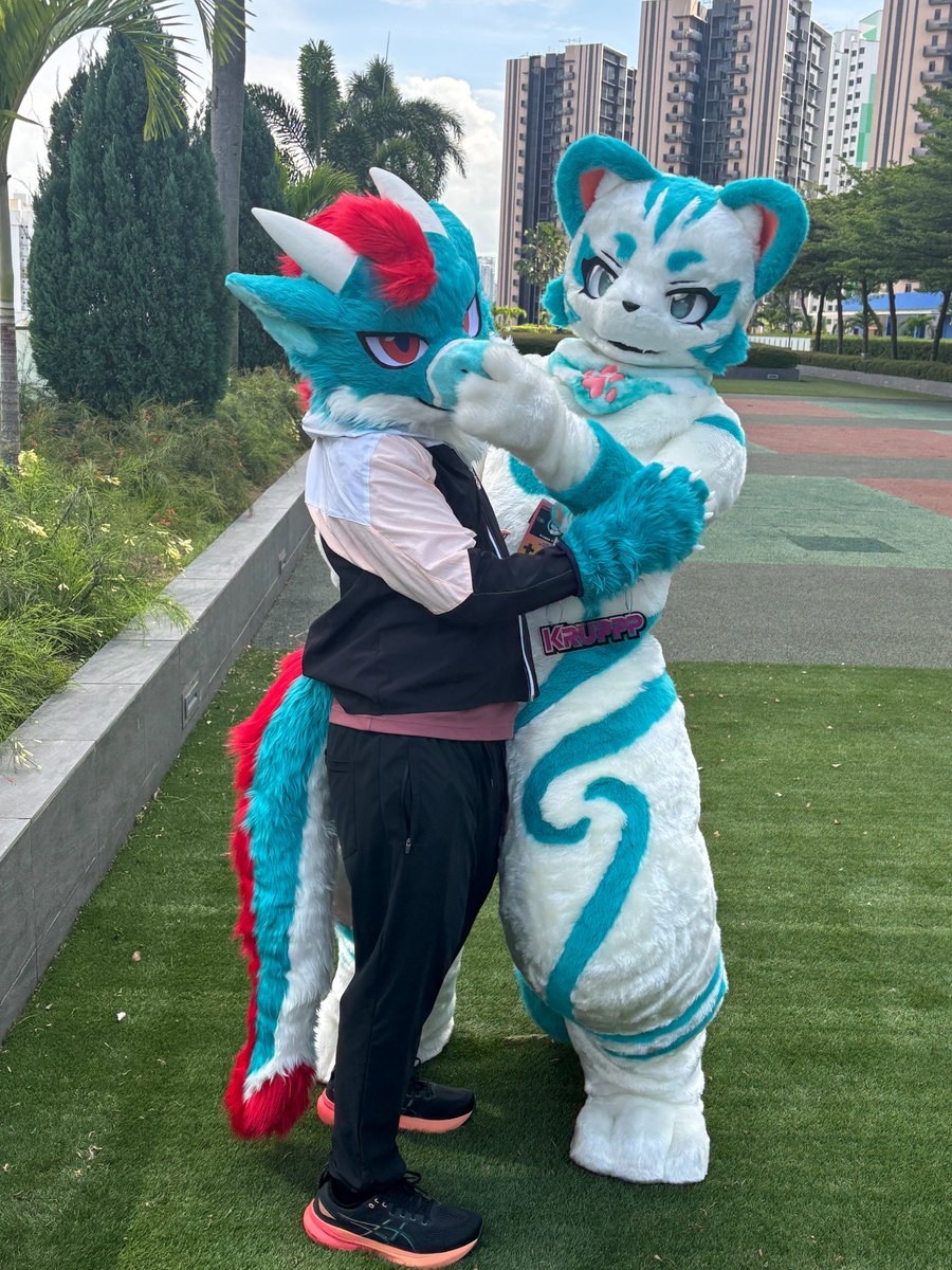 polyderg's tweet image. 1 Week Late (again)
I'm happy to have connected with the new and old friends at #LIFC2025.
My first suiting experience and you guys made it so much more exciting!
Thanks to the LIFC Team for making LIFC amazing again!
📷: @AndyPhotoOrca @SolarisXTempest
🧵: @reddemon2333