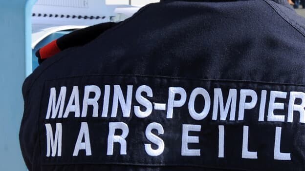 Marseille: un enfant d'un an et demi meurt après une chute du 18e étage d'un immeuble
l.bfmtv.com/VQQp
