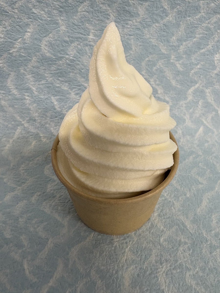 今年もソフトクリーム始めました🍦

熱々ラーメンのあとにソフトクリームでスッキリ涼んでください。
もちろんソフトクリームだけでもOKです🙆‍♀️

今年ははちみつ無しも出来ますのでお子様も安心して召し上がれます♪
お気軽にお申し付けください。