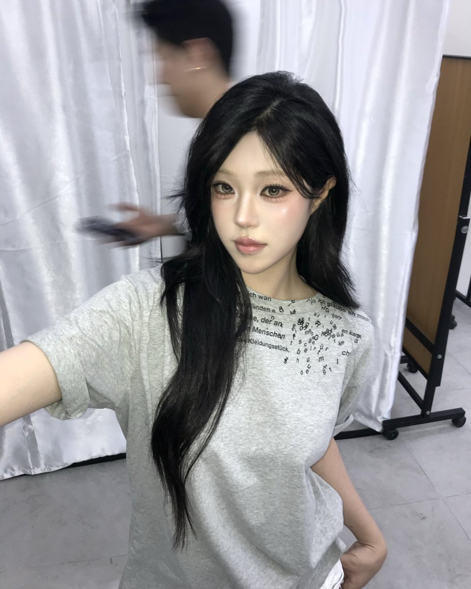 🚶🏻‍♀️‍➡️🚶🏻‍♀️‍➡️