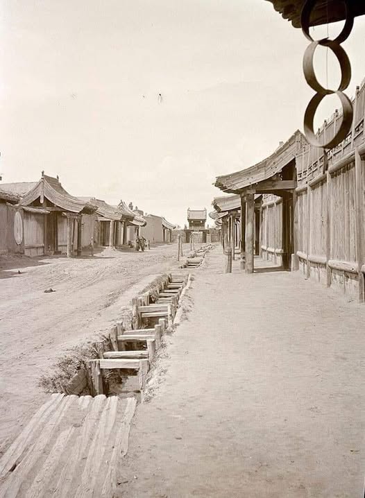 МАН-гарууд үүсэхээс өмнө нийслэл хот маань ус зайлуулах сувагтай байжээ.